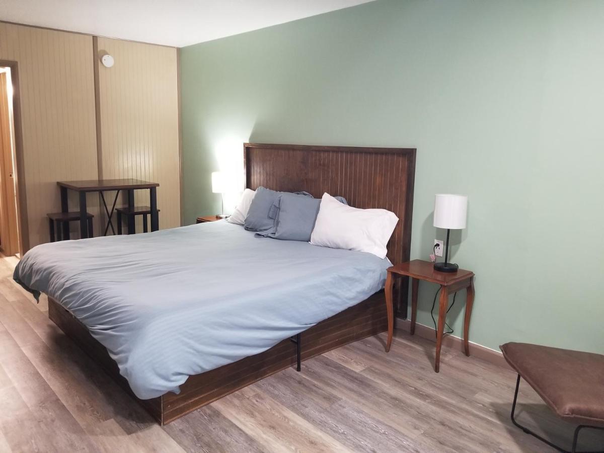 Blue Sky Inn- Complimentary Happy Hour Th-Sun, Veteran Owned, Full Breakfast, Best Green Space, 1 Mile From Blue Ridge, Fire Pit Kültér fotó