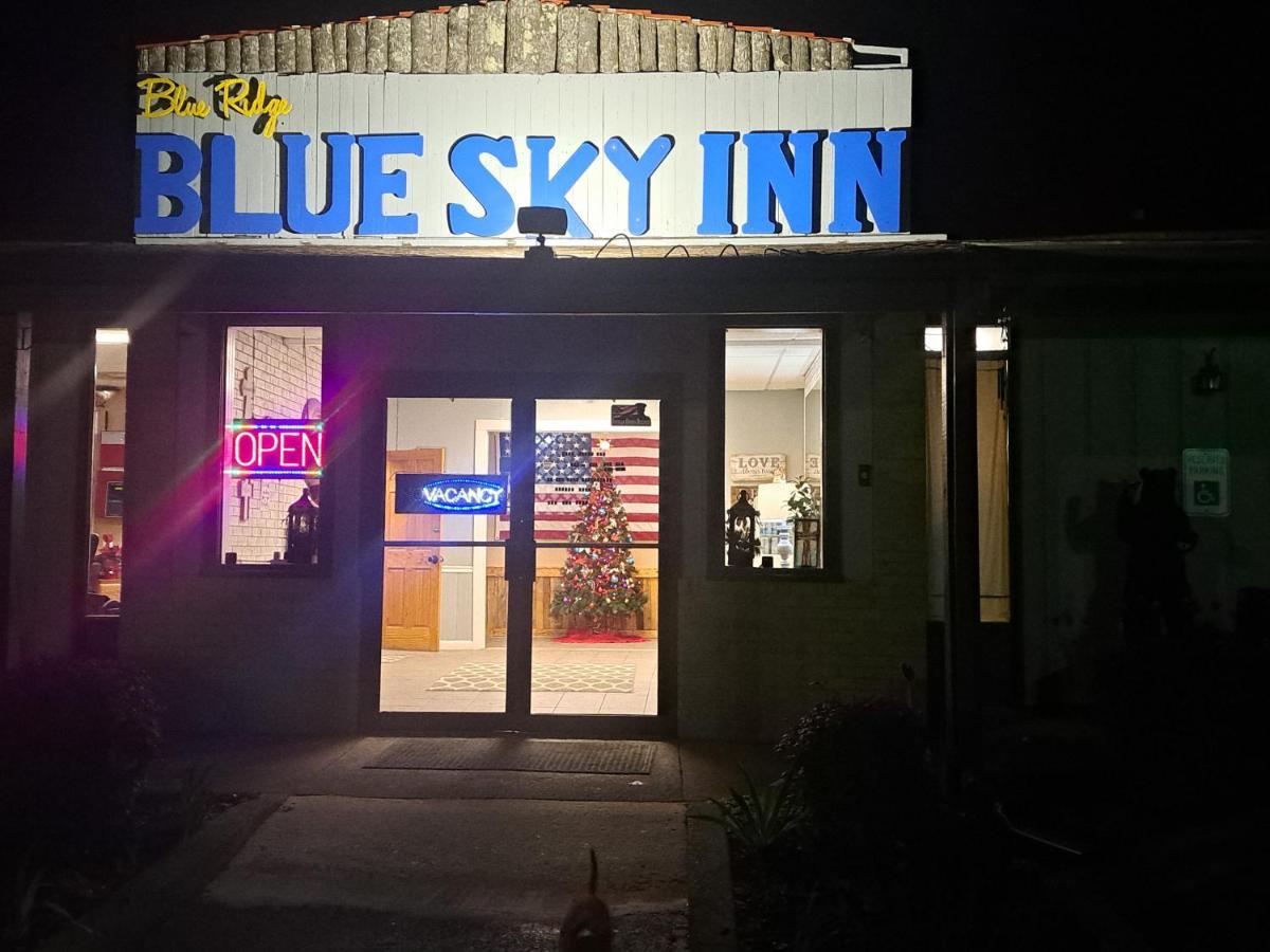 Blue Sky Inn- Complimentary Happy Hour Th-Sun, Veteran Owned, Full Breakfast, Best Green Space, 1 Mile From Blue Ridge, Fire Pit Kültér fotó