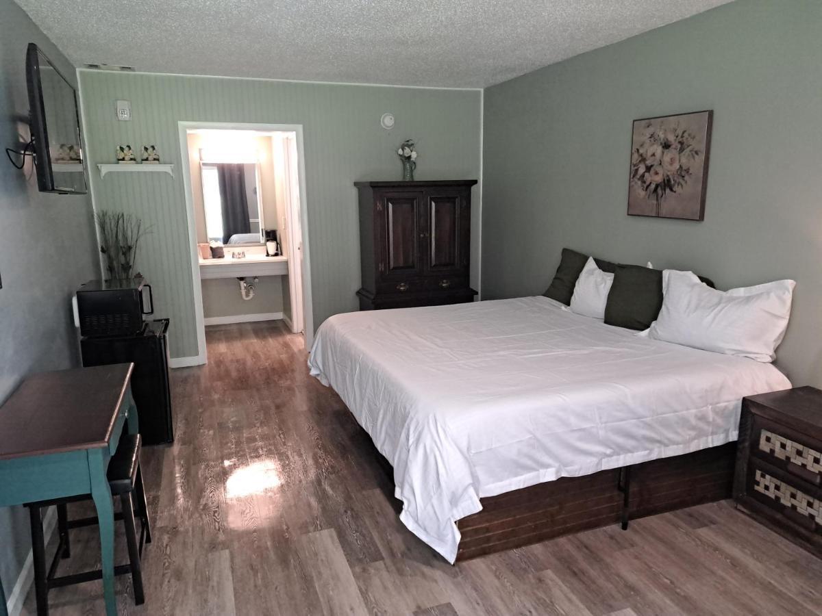 Blue Sky Inn- Complimentary Happy Hour Th-Sun, Veteran Owned, Full Breakfast, Best Green Space, 1 Mile From Blue Ridge, Fire Pit Kültér fotó